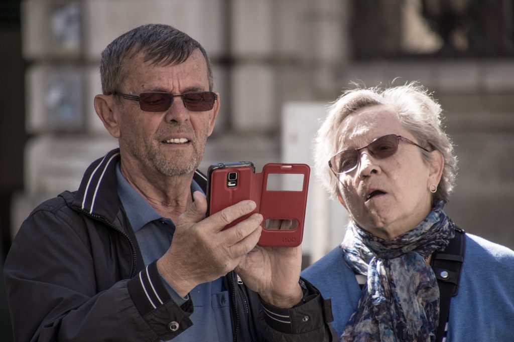 elderly cell phone usage